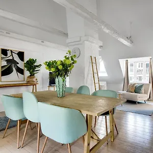 Sanders Main - Endearing Two-bedroom Duplex With A Balcony Next To Magical Nyhavn Apartment Kopenhagen